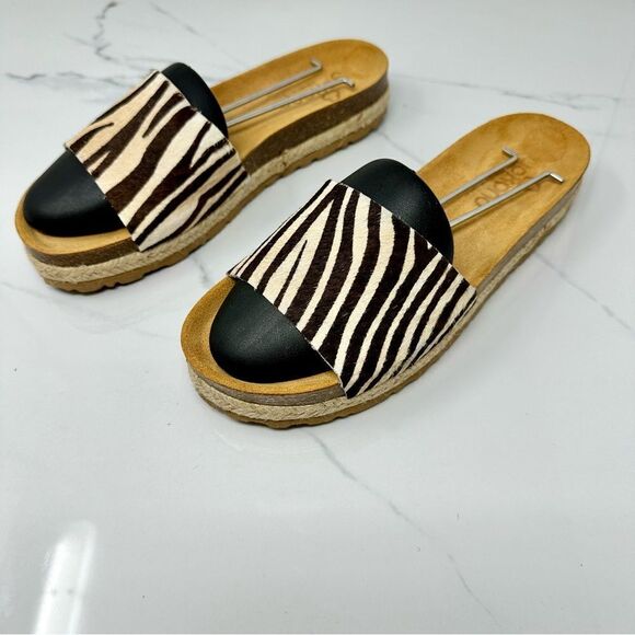 Yokono Calf Hair Sandals- Size 8 - Picture 11 of 14